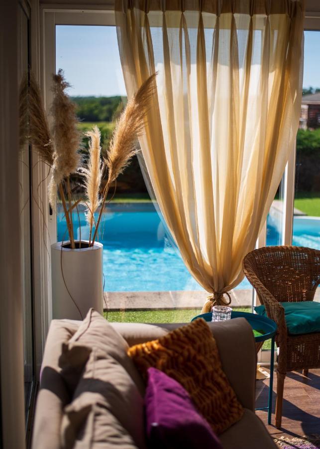 Chambre Vigne, Piscine Spa Fitness Lugon et l'Ile du Carney Exterior photo